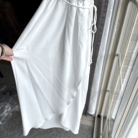 ⬇️ Everly White Flowy Dress NWOT - Picture 3 of 12